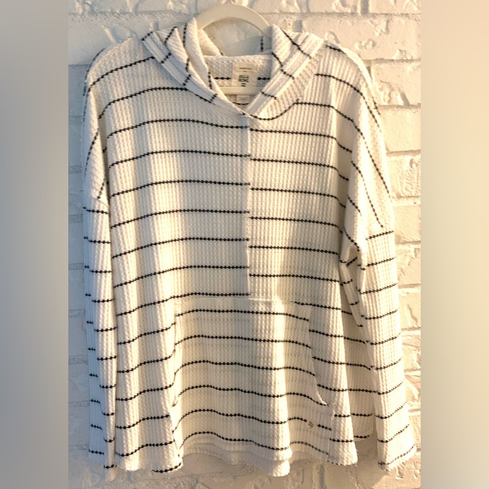Billabong  “Beach Daze” White and Black Striped Waffle Knit Pullover Hoodie SZ L